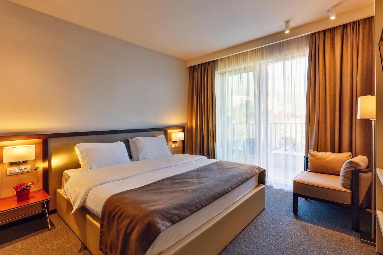 Hotel Bono Budva Exteriör bild
